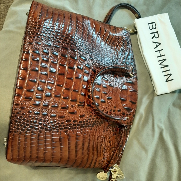 Closet sale in the south! - Picture 1 of 3